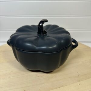 Staub Ceramic Pumpkin Cocottes .47l/.5qt Individual Soup Casserole Matte Black